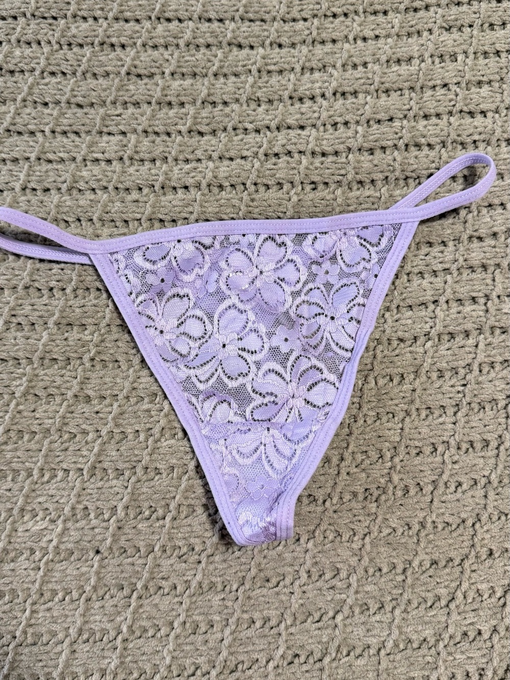 Women’s Lace G-String Panty in Lavender